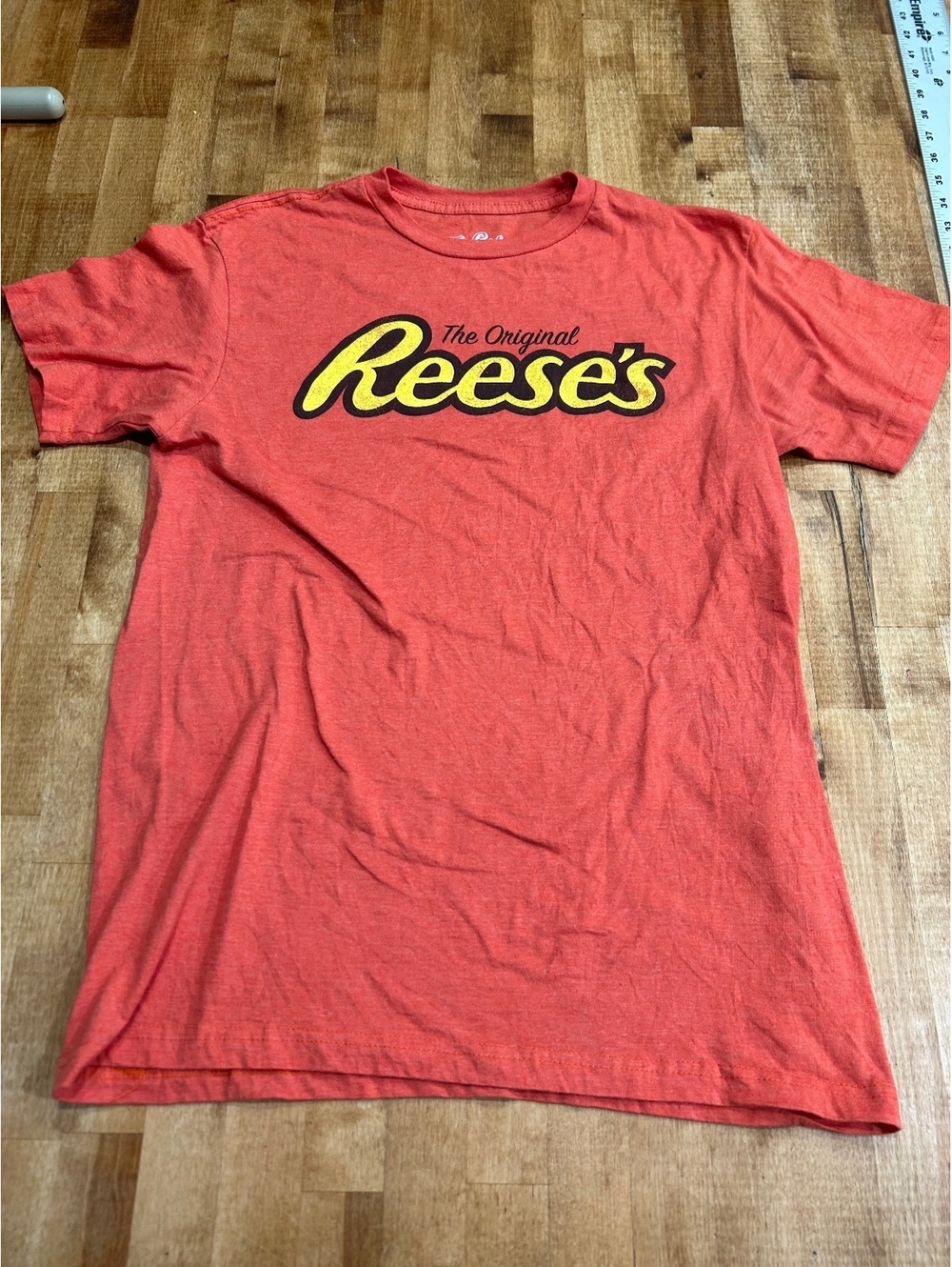 Reese's The Original Logo Red Graphic T-Shirt Medium